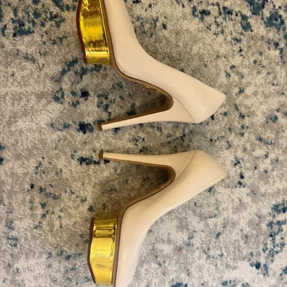 Charlotte Olympia Cream and Gold Dolly Heels Size 37 EU/7 US - Picture 5 of 9